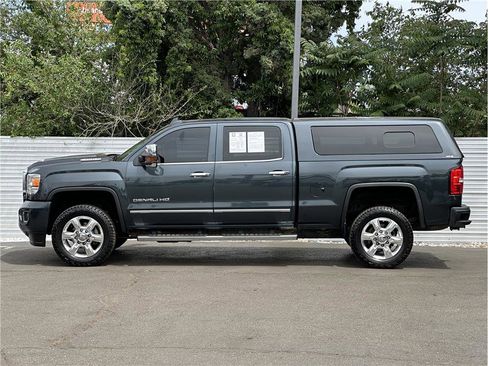 Used 2018 GMC Sierra 2500 Denali w/ Duramax Plus Package AWD/4WD image 13
