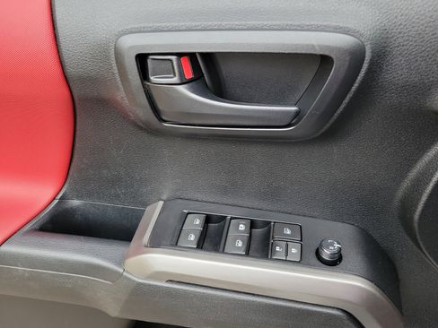 Used 2021 Toyota Tacoma SR5 image 19