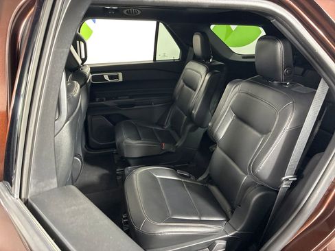 Used 2020 Ford Explorer XLT w/ Equipment Group 202A AWD/4WD image 25