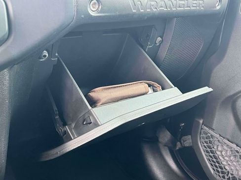 Used 2018 Jeep Wrangler Sport AWD/4WD image 29