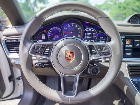 Used 2019 Porsche Panamera 4 AWD/4WD image 21