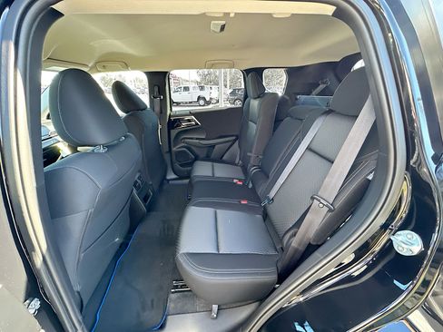 New 2025 Mitsubishi Outlander ES image 16