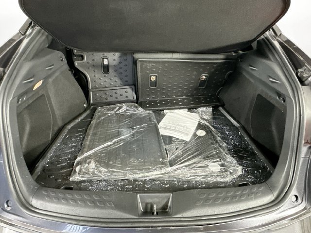 Used 2018 Toyota C-HR XLE FWD image 24