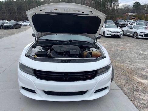 Used 2017 Dodge Charger SXT RWD image 26