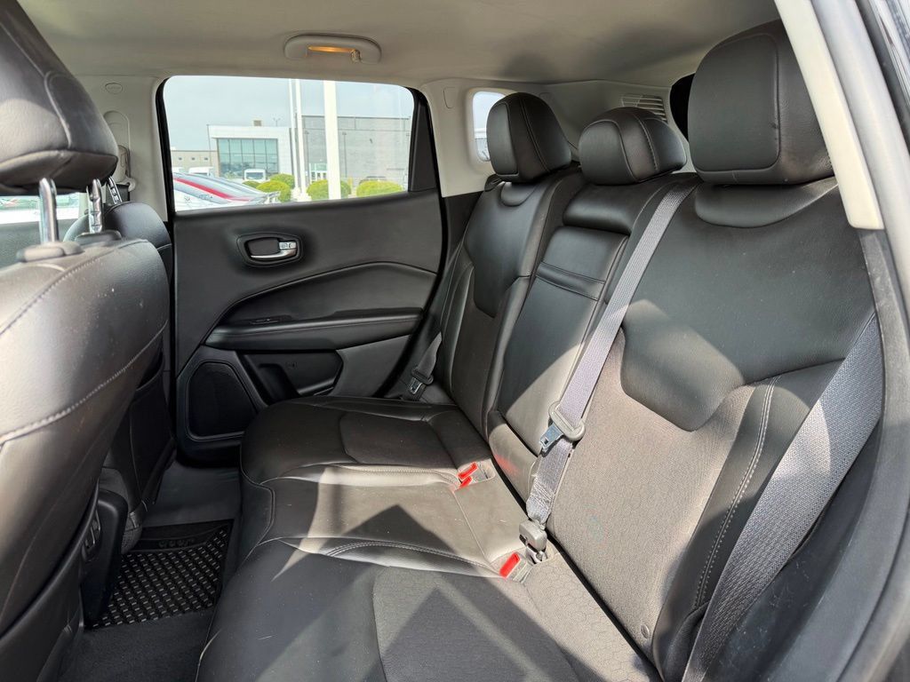 Used 2018 Jeep Compass Latitude w/ Popular Equipment Group AWD/4WD image 25