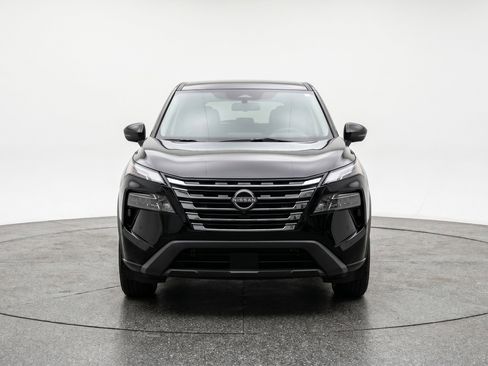 Used 2025 Nissan Rogue SV AWD/4WD image 2