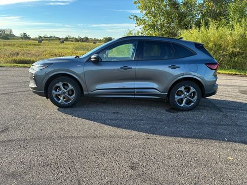 Used 2024 Ford Escape ST-Line w/ Tech Pack #1 AWD/4WD image 5