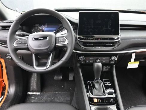 New 2026 Jeep Compass Latitude w/ Mopar Graphics Package image 20