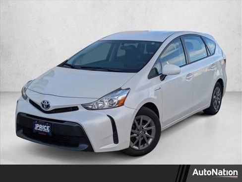 Used 2017 Toyota Prius V Two image 1