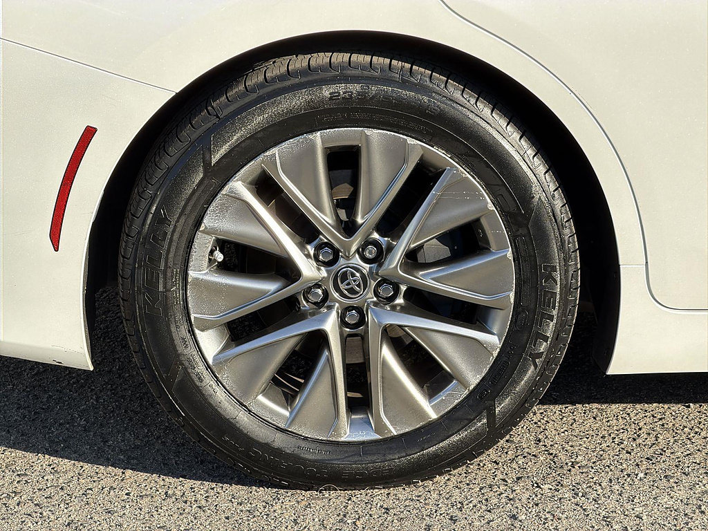 Used 2023 Toyota Mirai w/ Advanced Technology Package RWD image 32