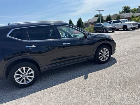 Used 2017 Nissan Rogue SV AWD/4WD image 13