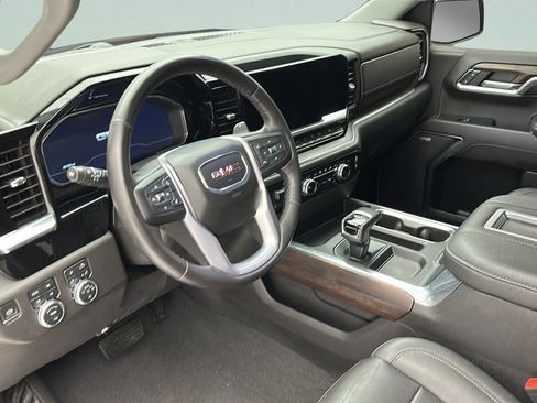 Used 2022 GMC Sierra 1500 SLT w/ SLT Premium Plus Package AWD/4WD image 15