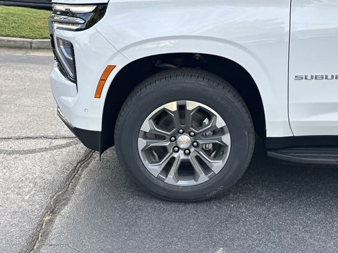 New 2025 Chevrolet Suburban LS image 11