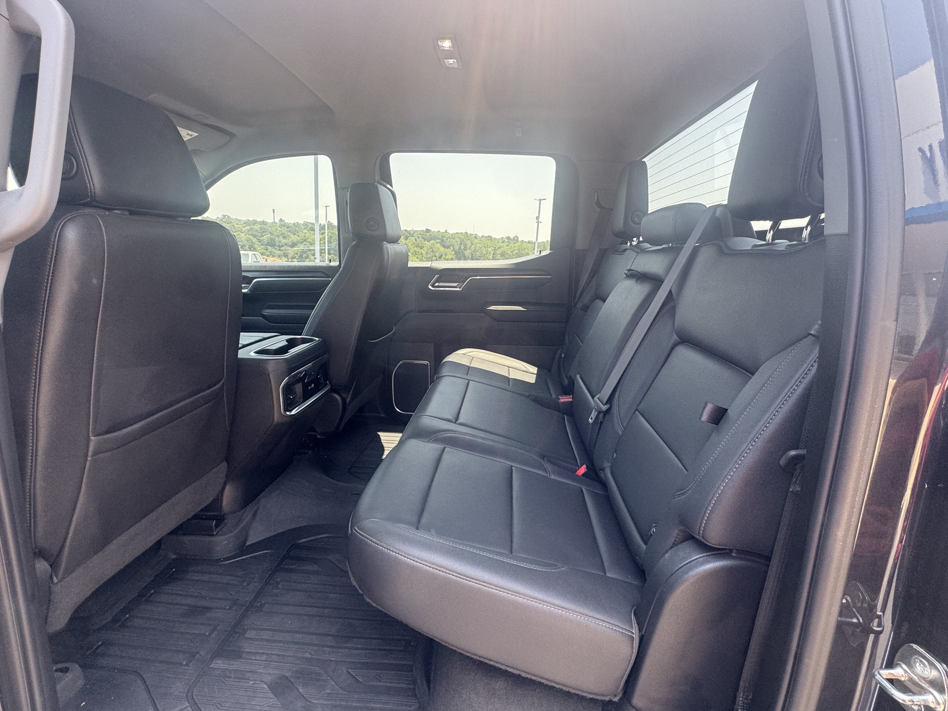 Used 2023 GMC Sierra 1500 SLT w/ SLT Premium Package AWD/4WD image 11