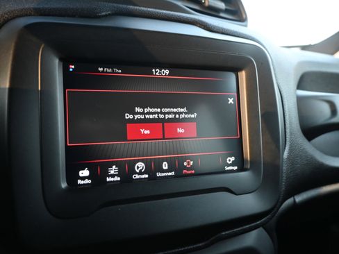 Used 2020 Jeep Renegade Latitude image 28