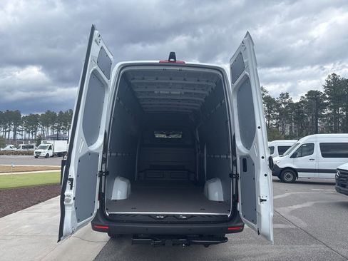 New 2026 Mercedes-Benz Sprinter 2500 image 14