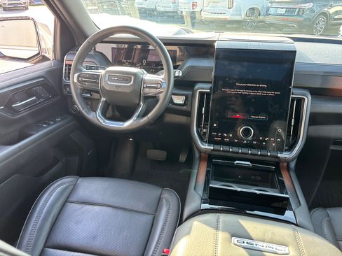 Used 2025 GMC Yukon Denali w/ Sun & Power Step Package AWD/4WD image 29