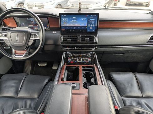 Used 2023 Lincoln Navigator Reserve image 22