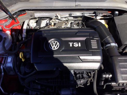 Used 2017 Volkswagen GTI SE image 23