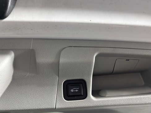 Used 2023 GMC Acadia SLT image 19