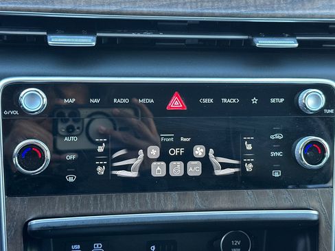 Used 2025 Genesis GV80 3.5T Advanced image 22