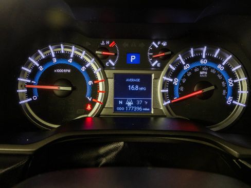 Used 2015 Toyota 4Runner SR5 image 31