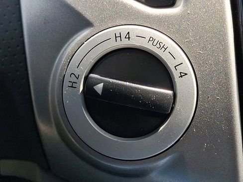 Used 2015 Toyota Tacoma 4x4 Access Cab V6 w/ SR5 Package image 24