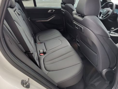 Used 2022 BMW X5 xDrive40i w/ Premium Package image 25