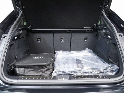 New 2026 Porsche Macan 4S Electric image 31