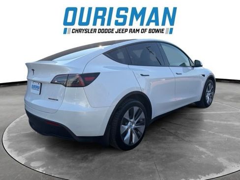 Used 2023 Tesla Model Y Long Range image 3