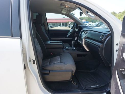 Used 2020 Toyota Tundra SR5 w/ SR5 Upgrade Package AWD/4WD image 15