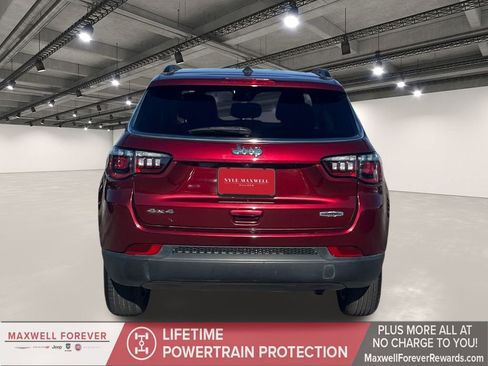 Used 2022 Jeep Compass Latitude image 15