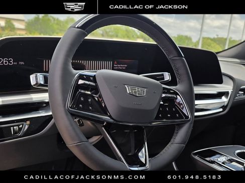 New 2026 Cadillac Lyriq Luxury AWD/4WD image 8