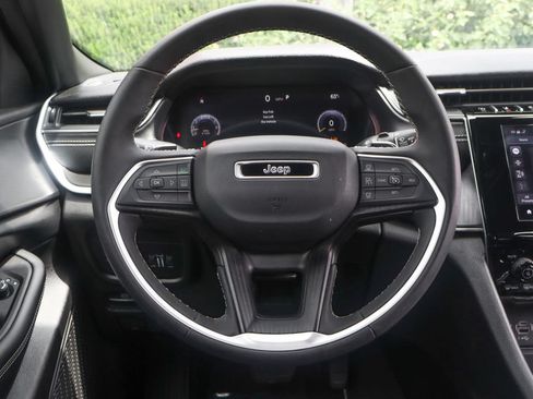 Used 2024 Jeep Grand Cherokee L Altitude AWD/4WD image 21