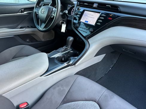 Used 2019 Toyota Camry LE image 15