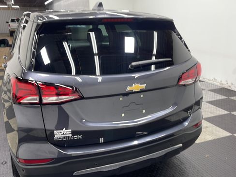 Used 2022 Chevrolet Equinox LT FWD image 3