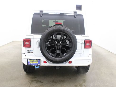 Used 2021 Jeep Wrangler Unlimited Sahara AWD/4WD image 4