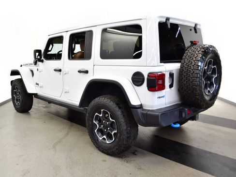 Used 2023 Jeep Wrangler Unlimited Rubicon 4xe w/ Cold Weather Group AWD/4WD image 5