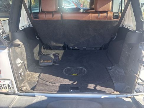 Used 2018 Jeep Wrangler Unlimited Sahara w/ Connectivity Group image 14