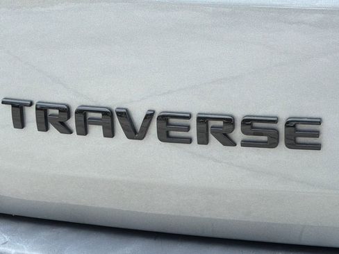 Used 2023 Chevrolet Traverse LT w/ Midnight/Sport Edition FWD image 9