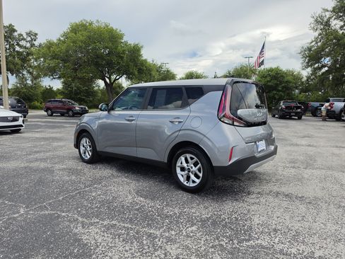 Used 2024 Kia Soul LX w/ Option Group 015 FWD image 8