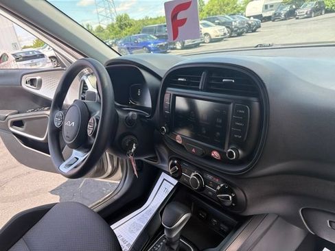 Used 2024 Kia Soul LX w/ Option Group 015 FWD image 21