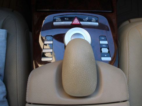 Used 2013 Mercedes-Benz S 550 4MATIC image 32