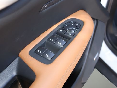 New 2026 Cadillac XT5 Premium Luxury w/ Driver Assist Package image 11