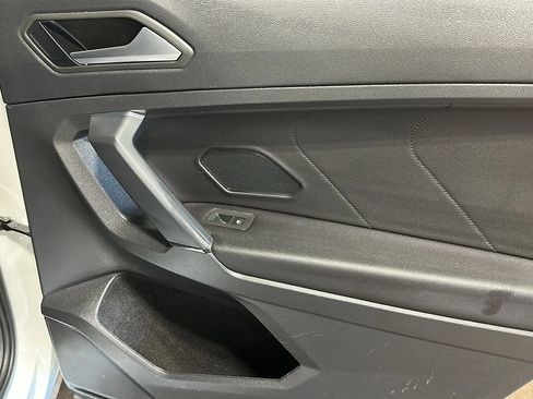 Used 2019 Volkswagen Tiguan SEL Premium R-Line w/ 3rd Row Seat Package AWD/4WD image 19