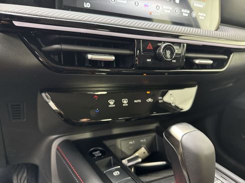 New 2025 Nissan Kicks SR image 10