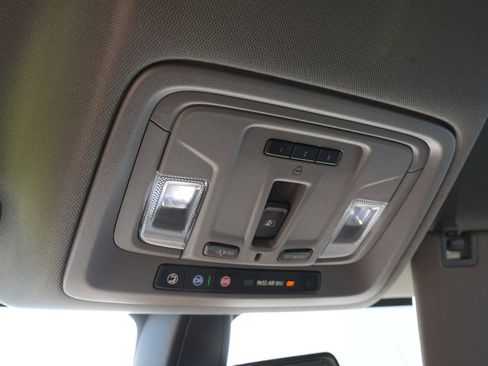 Used 2021 Chevrolet Silverado 1500 LT Trail Boss w/ Convenience Package II AWD/4WD image 34