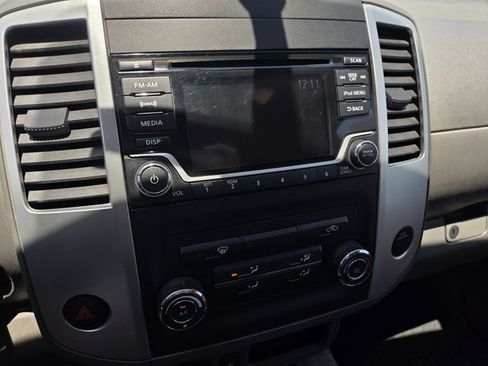 Used 2018 Nissan Frontier SV RWD image 9