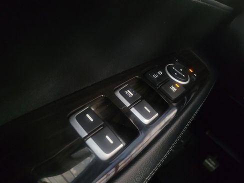 Used 2020 Kia Sorento L FWD image 27