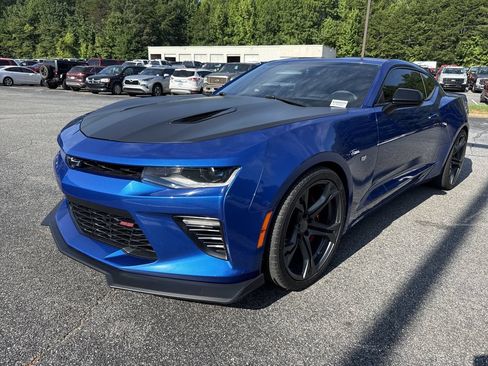 Used 2018 Chevrolet Camaro SS RWD image 3